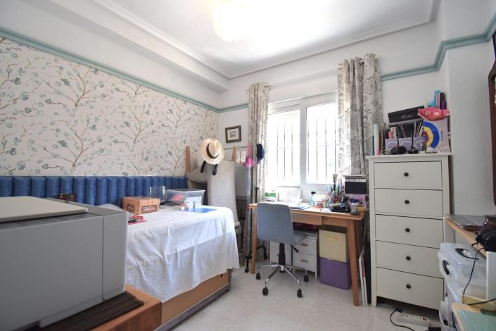 Image No.17-3 Bed Semi-Detached for sale