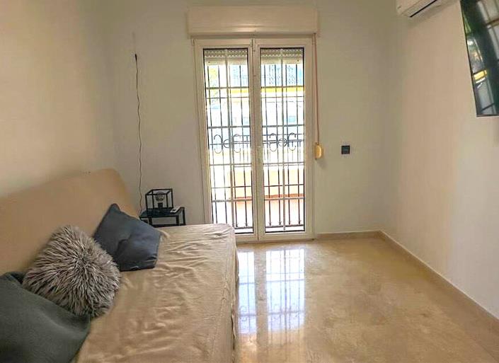 Image No.12-5 Bed Semi-Detached for sale