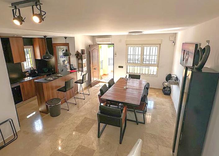 Image No.14-5 Bed Semi-Detached for sale