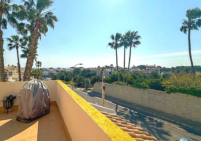 Image No.17-5 Bed Semi-Detached for sale