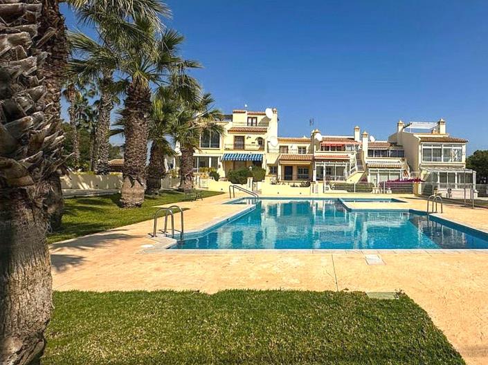 Image No.20-5 Bed Semi-Detached for sale