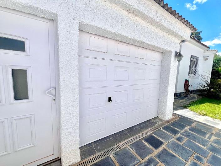 Image No.12-3 Bed Villa / Detached for sale