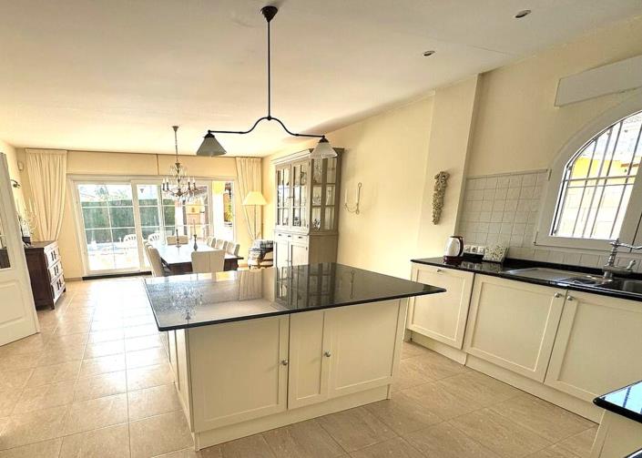 Image No.16-4 Bed Villa / Detached for sale