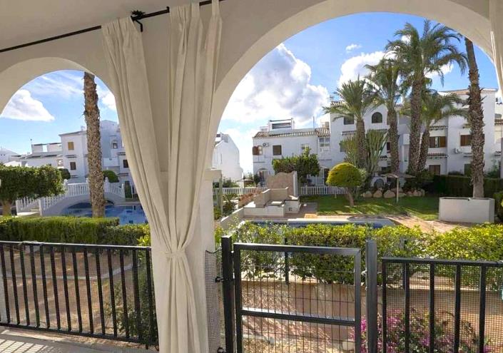 Image No.8-3 Bed Townhouse for sale