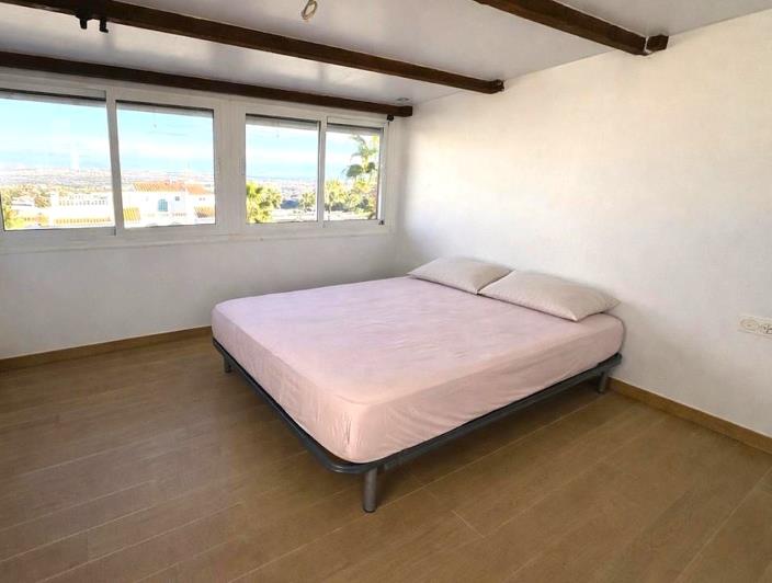 Image No.9-3 Bed Townhouse for sale