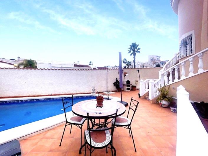 Image No.6-2 Bed Villa / Detached for sale