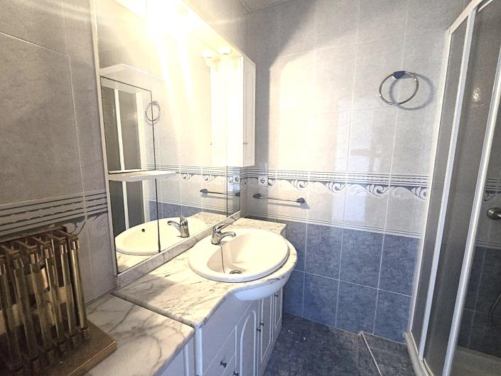 Image No.8-3 Bed Apartment for sale