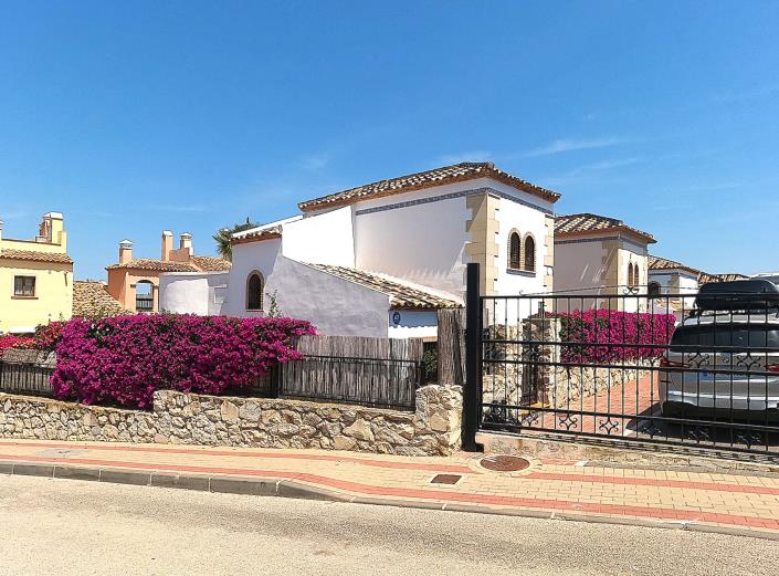 Image No.5-4 Bed Villa / Detached for sale