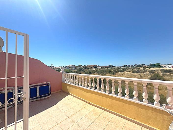 Image No.17-3 Bed Townhouse for sale