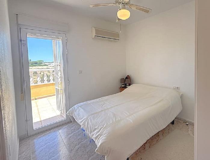 Image No.18-3 Bed Townhouse for sale