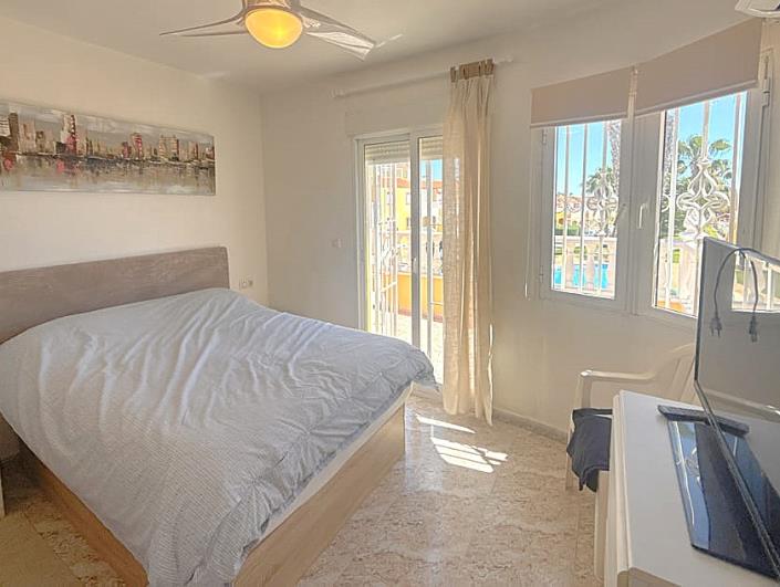 Image No.33-3 Bed Townhouse for sale