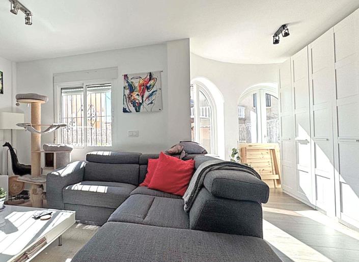 Image No.8-3 Bed Semi-Detached for sale
