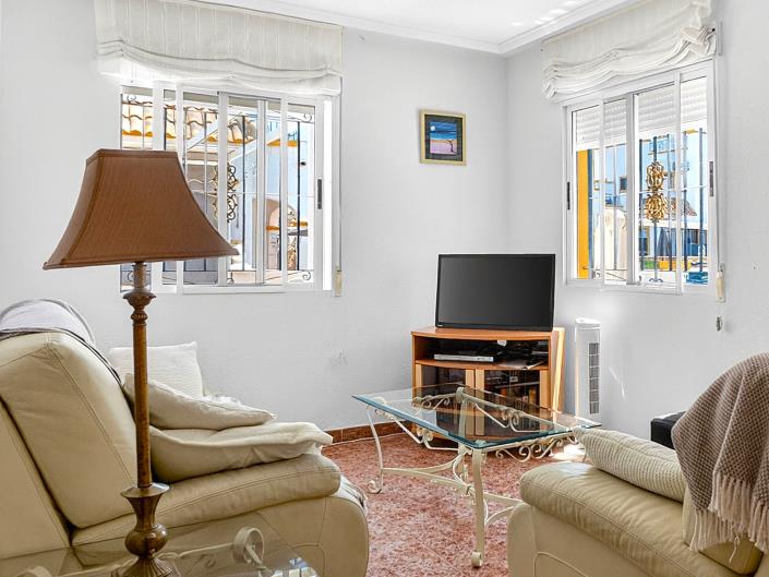 Image No.8-3 Bed Semi-Detached for sale