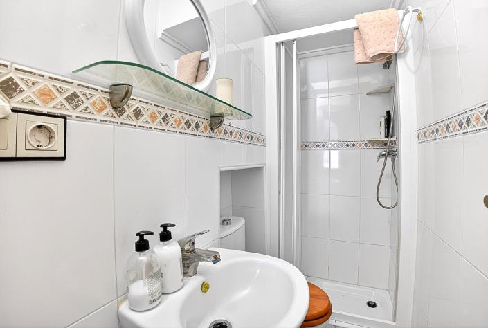 Image No.11-3 Bed Semi-Detached for sale