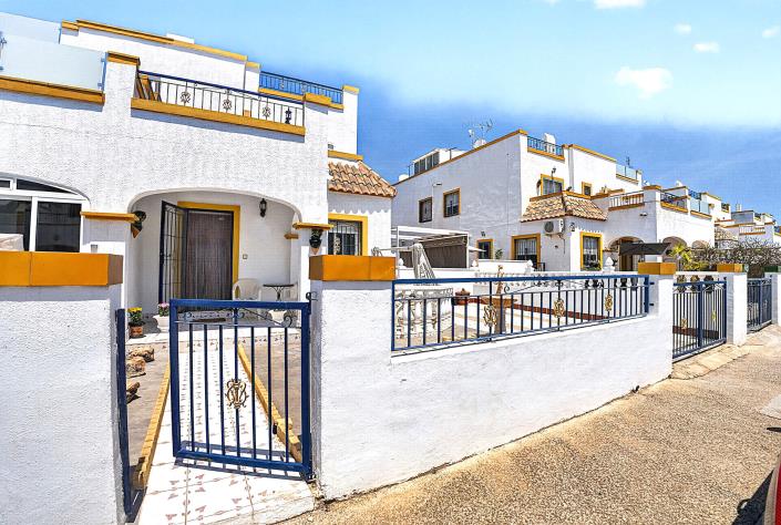 Image No.17-3 Bed Semi-Detached for sale