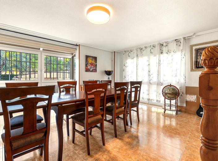Image No.5-4 Bed Villa / Detached for sale