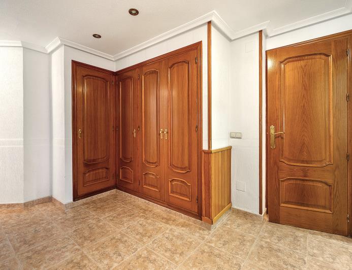 Image No.12-4 Bed Villa / Detached for sale