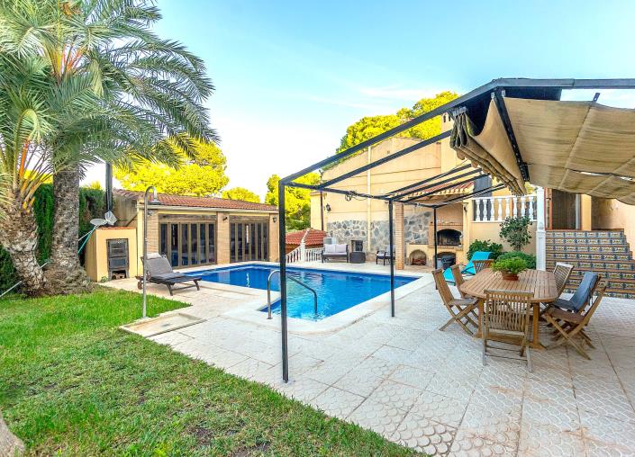 Image No.16-4 Bed Villa / Detached for sale