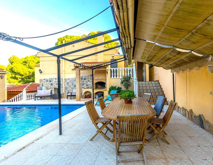 Image No.17-4 Bed Villa / Detached for sale