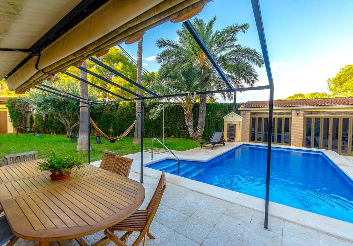 Image No.18-4 Bed Villa / Detached for sale