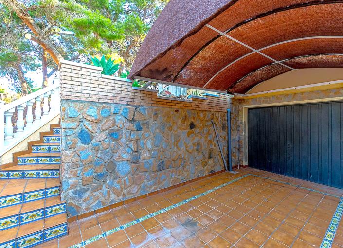 Image No.24-4 Bed Villa / Detached for sale