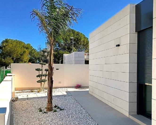 Image No.23-3 Bed Villa / Detached for sale