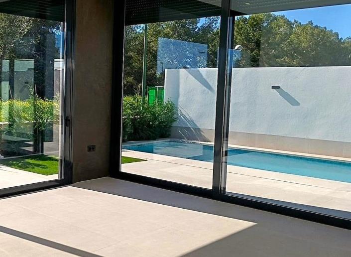 Image No.42-3 Bed Villa / Detached for sale
