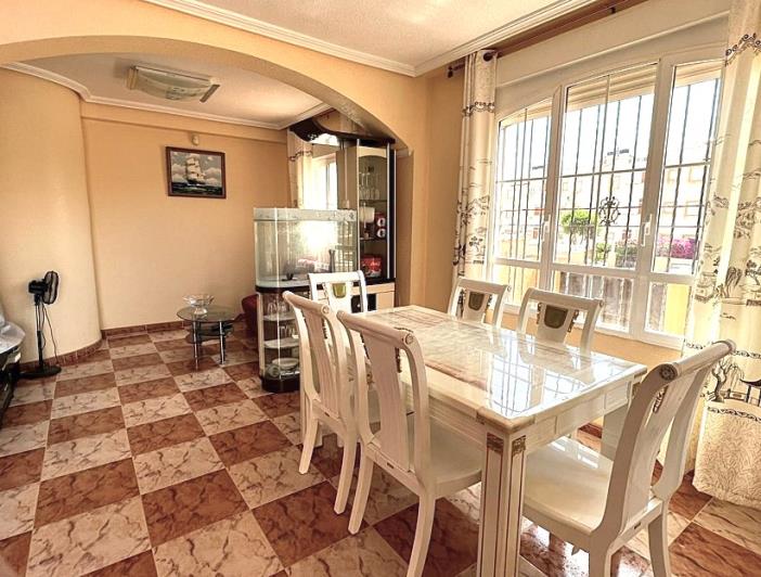 Image No.26-4 Bed Semi-Detached for sale