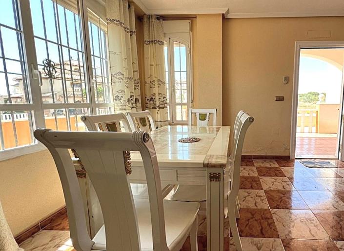 Image No.28-4 Bed Semi-Detached for sale