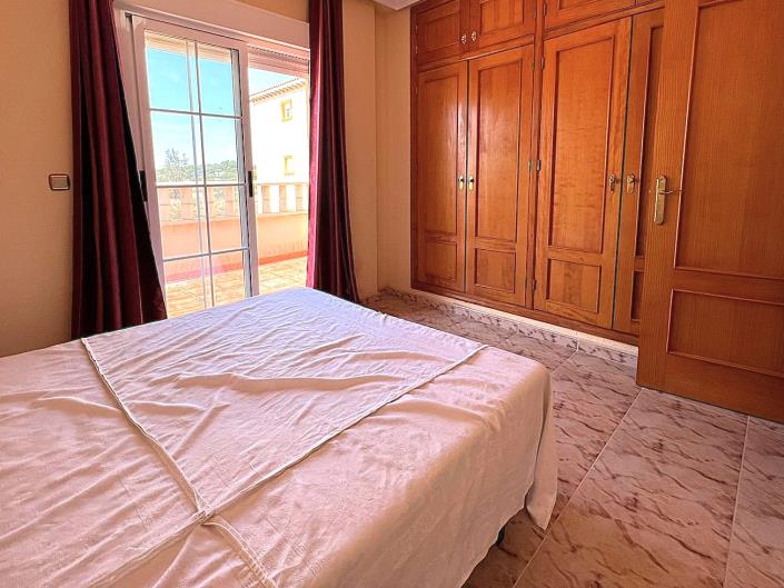 Image No.32-4 Bed Semi-Detached for sale
