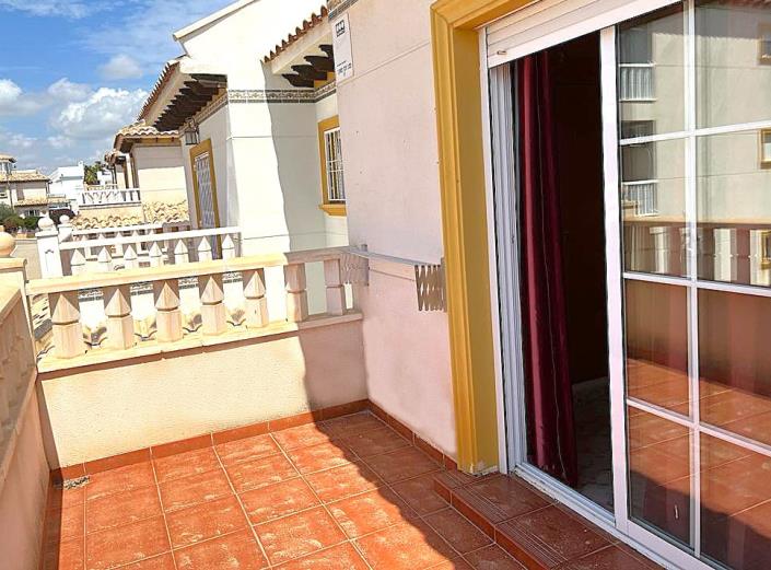 Image No.33-4 Bed Semi-Detached for sale