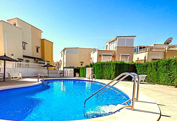Image No.2-3 Bed Semi-Detached for sale