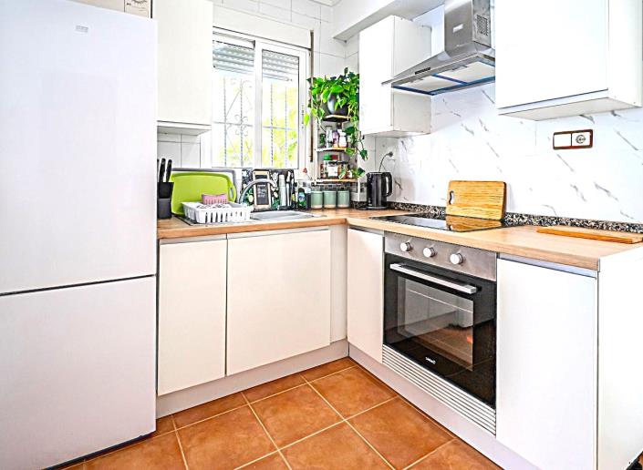 Image No.10-3 Bed Semi-Detached for sale