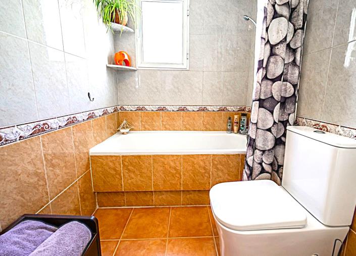 Image No.13-3 Bed Semi-Detached for sale