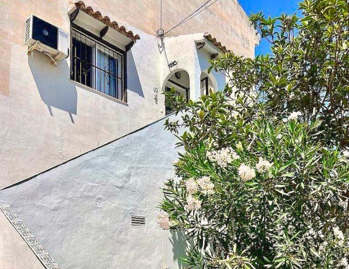 Image No.16-3 Bed Townhouse for sale
