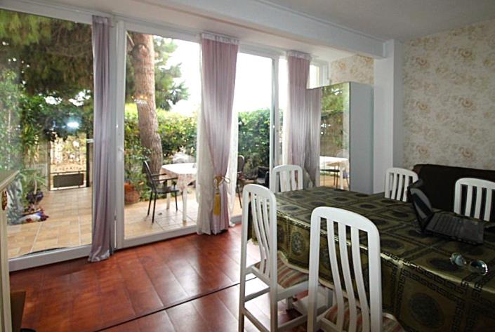 Image No.16-4 Bed Semi-Detached for sale
