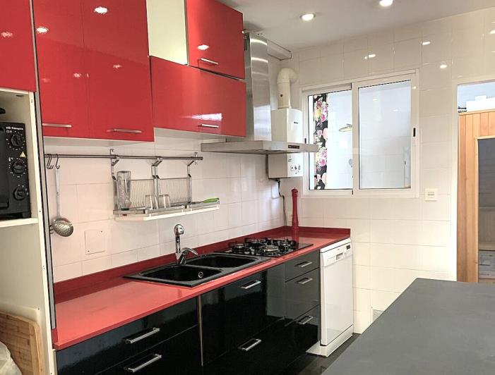 Image No.18-4 Bed Semi-Detached for sale