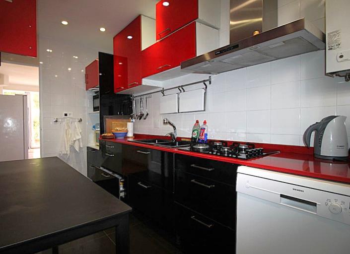 Image No.19-4 Bed Semi-Detached for sale