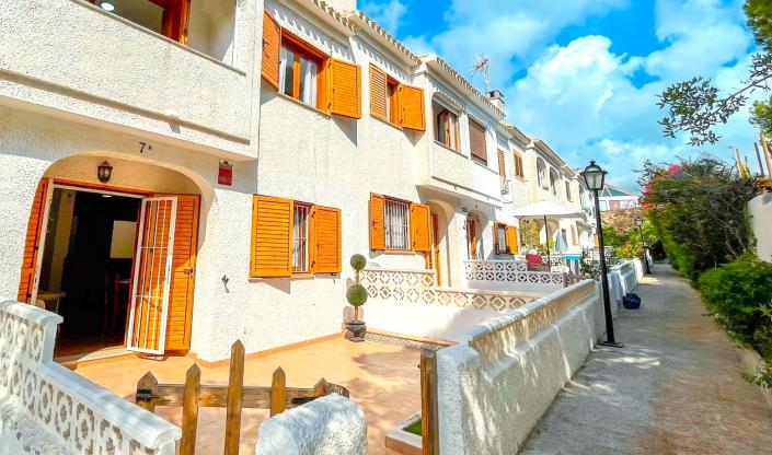 Image No.7-2 Bed Townhouse for sale