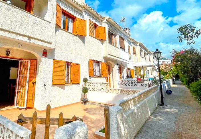 Image No.18-2 Bed Townhouse for sale