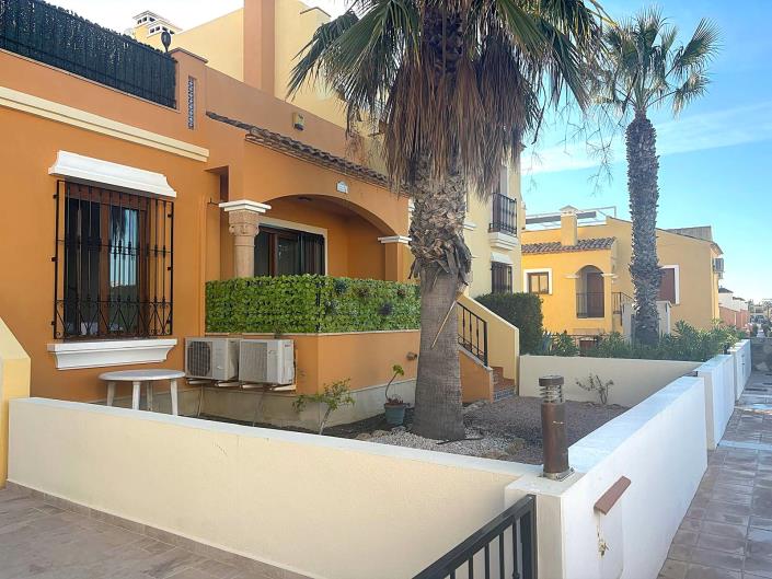 Image No.19-3 Bed Semi-Detached for sale