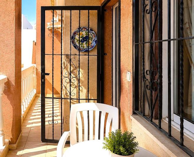 Image No.17-3 Bed Semi-Detached for sale