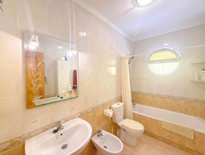 Image No.8-3 Bed Semi-Detached for sale