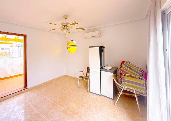 Image No.22-3 Bed Semi-Detached for sale