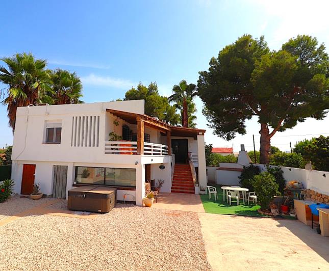 Image No.22-4 Bed Villa / Detached for sale