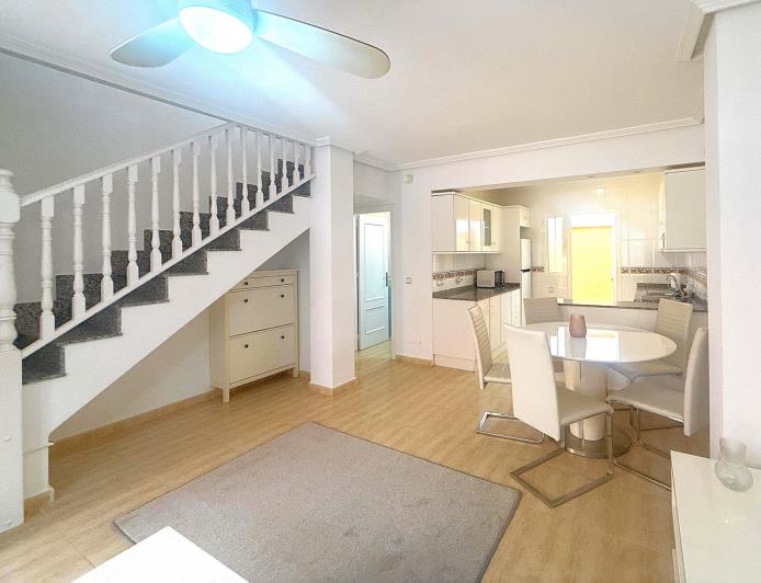 Image No.12-3 Bed Townhouse for sale