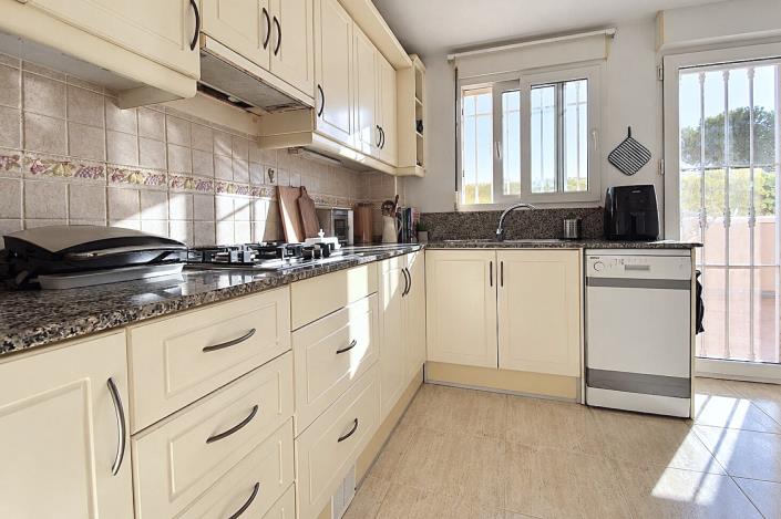 Image No.9-3 Bed Semi-Detached for sale
