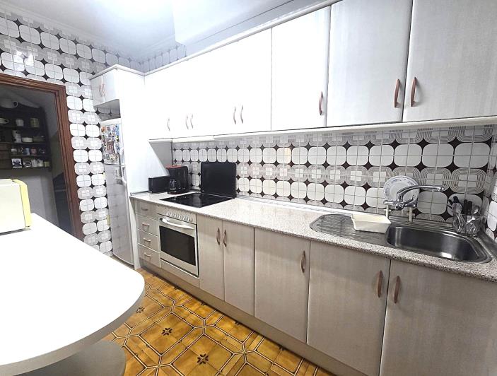 Image No.9-2 Bed Semi-Detached for sale