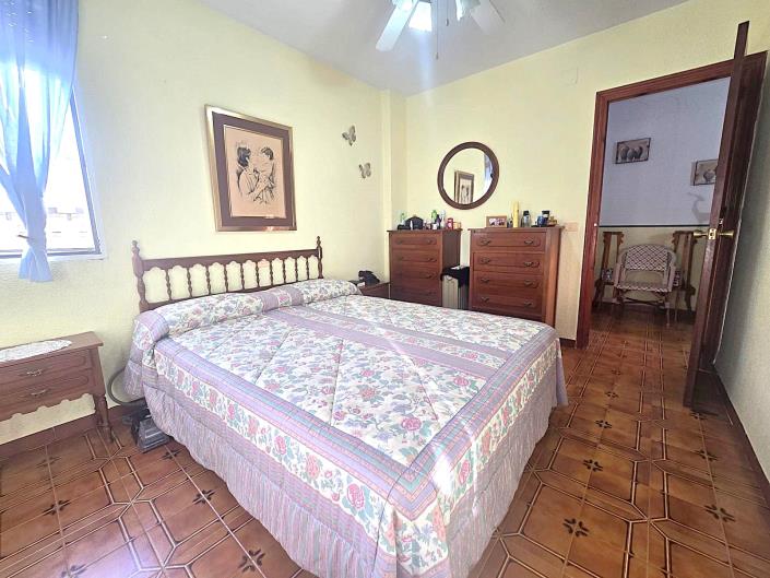Image No.12-2 Bed Semi-Detached for sale
