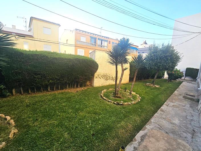 Image No.20-2 Bed Semi-Detached for sale